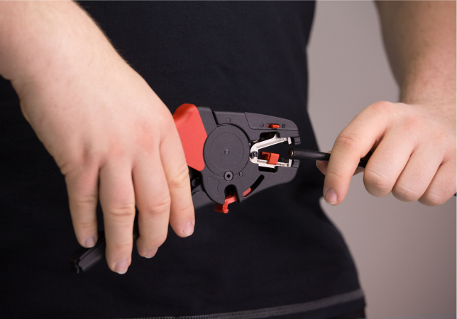 Инструмент для снятия изоляции автоматический Wiha до 16 мм² в блистерной упаковке 200 мм